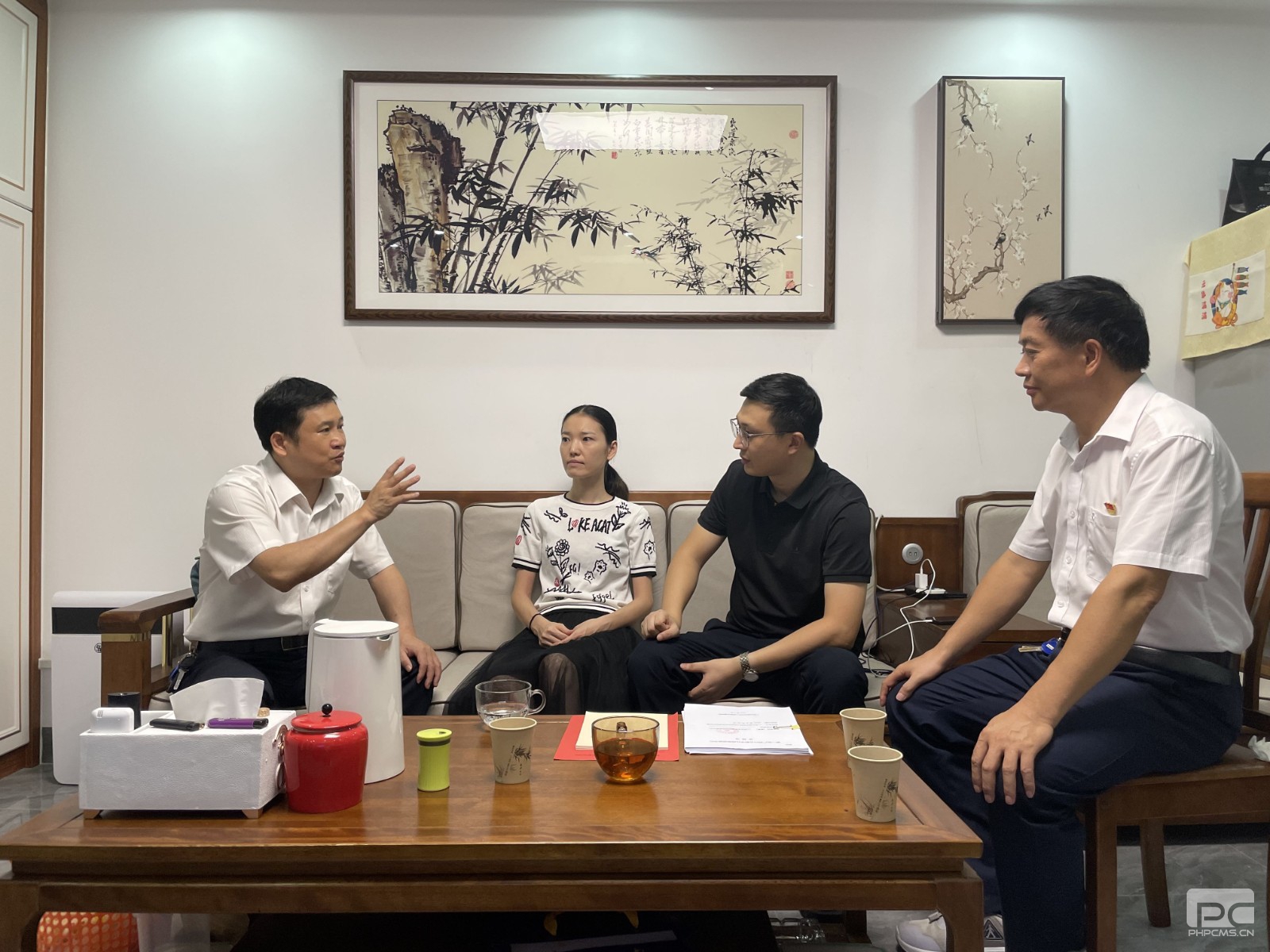 莫异周同志进行廉政家访.jpg