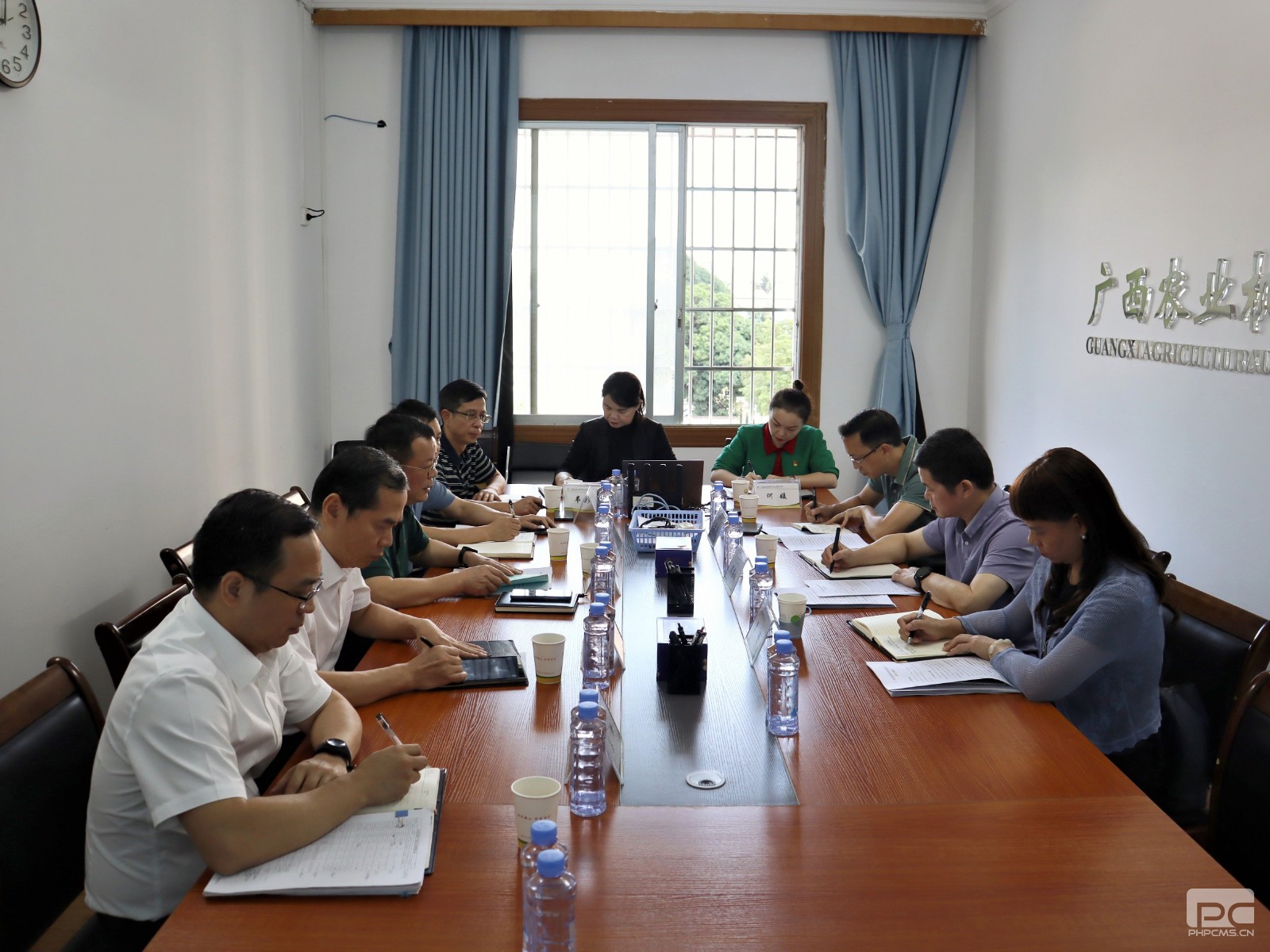 座谈会会议现场一.jpg