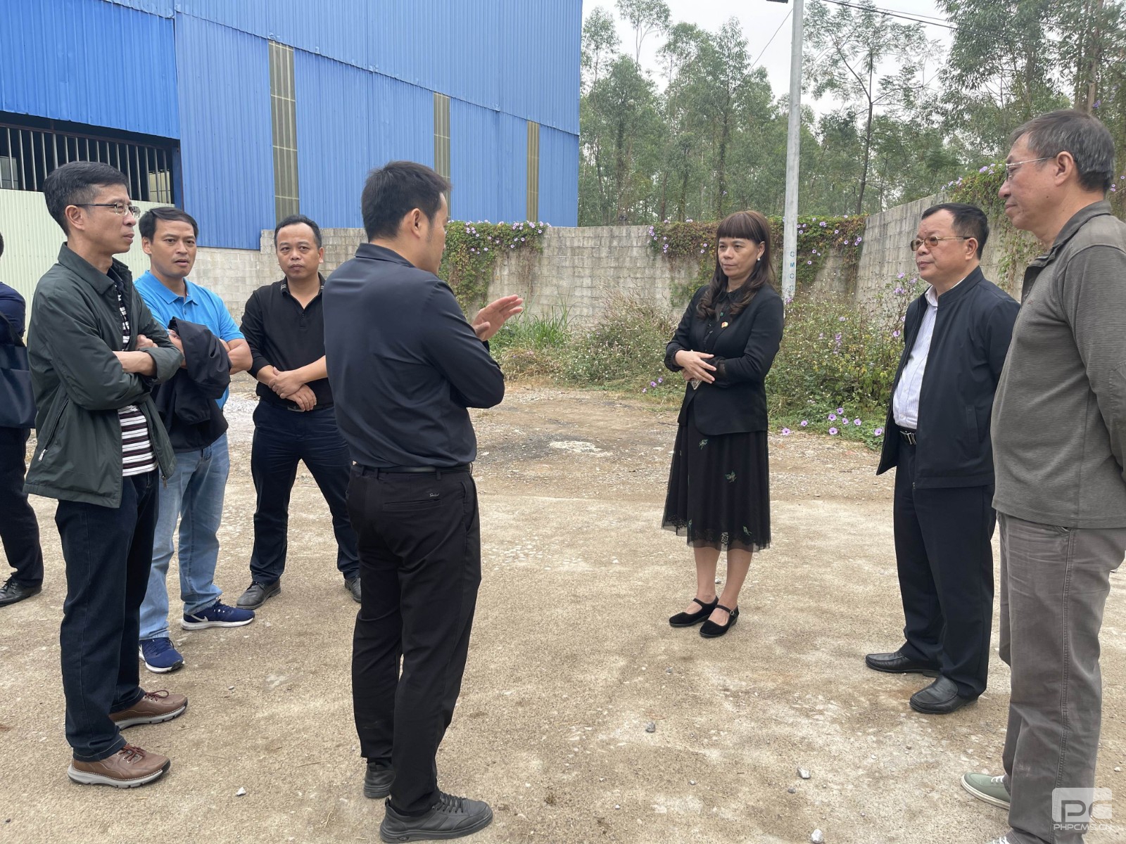 听取锋兴米业及水稻种植专业合作社负责人介绍.jpg